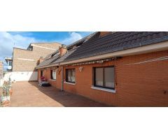 VENTA DE ÁTICO/DÚPLEX EN ZAMORA ZONA TRES CRUCES, 4 DORMITORIOS, 3 BAÑOS, TRASTERO Y GARAJE DOBLE.