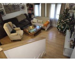 VENTA CASA ADOSADA 3 PLANTAS ZONA CASCO ANTIGUO. 4 DORMITORIOS, 4 BAÑOS Y GARAJE