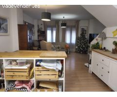 VENTA CASA ADOSADA 3 PLANTAS ZONA CASCO ANTIGUO. 4 DORMITORIOS, 4 BAÑOS Y GARAJE