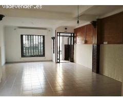 SE VENDE LOCAL COMERCIAL DE 170 MTS2 CERCA AYUNTAMIENTO 110.000 EUROS
