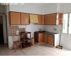 SE VENDE LOCAL COMERCIAL DE 170 MTS2 CERCA AYUNTAMIENTO 110.000 EUROS