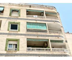 SE VENDE APARTAMENTO DE 3 D, 2 BAOS Y GARAJE EN EL CENTRO DE TORREVIEJA