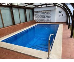 hermosa casa de dos viviendas con piscina climatizada en inmejorable zona Comarruga