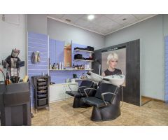 ¡Oportunidad de inversión! Local de Peluquería Totalmente Equipado en Venta