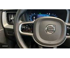 Volvo XC 60 2.0 B4 D PLUS DARK AUTO 197 CV de 2023 con 30.417 Km por 52.500 EUR. en A Coruna
