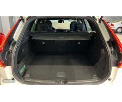 Volvo XC 60 2.0 B4 D PLUS DARK AUTO 197 CV de 2023 con 30.417 Km por 52.500 EUR. en A Coruna