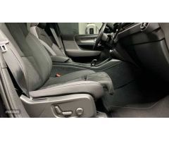 Volvo XC40 2.0 B3 PLUS DARK AUTO 163 CV de 2023 con 25.765 Km por 37.500 EUR. en A Coruna
