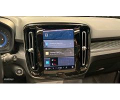 Volvo XC40 2.0 B3 PLUS DARK AUTO 163 CV de 2023 con 25.765 Km por 37.500 EUR. en A Coruna