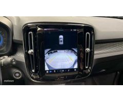 Volvo XC40 2.0 B3 PLUS DARK AUTO 163 CV de 2023 con 25.765 Km por 37.500 EUR. en A Coruna