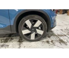 Volvo XC40 RECHARGE ELECTRICO PURO ULTIMATE 231CV de 2023 con 10.543 Km por 44.900 EUR. en Sevilla