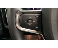 Volvo XC40 RECHARGE ELECTRICO PURO ULTIMATE 231CV de 2023 con 10.543 Km por 44.900 EUR. en Sevilla
