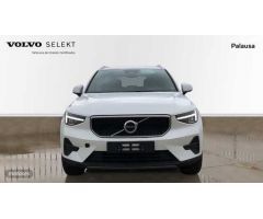 Volvo XC40 2.0 B3 CORE AUTO 5P de 2024 con 5 Km por 36.995 EUR. en Valladolid