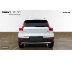 Volvo XC40 2.0 B3 CORE AUTO 5P de 2024 con 5 Km por 36.995 EUR. en Valladolid