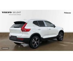 Volvo XC40 2.0 B3 CORE AUTO 5P de 2024 con 5 Km por 36.995 EUR. en Valladolid
