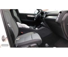 Volvo XC40 2.0 B3 CORE AUTO 5P de 2024 con 5 Km por 36.995 EUR. en Valladolid