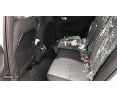 Volvo XC40 2.0 B3 CORE AUTO 5P de 2024 con 5 Km por 36.995 EUR. en Valladolid