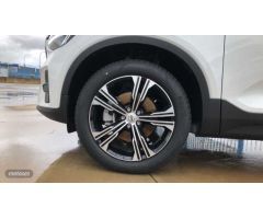 Volvo XC40 2.0 B3 CORE AUTO 5P de 2024 con 5 Km por 36.995 EUR. en Valladolid