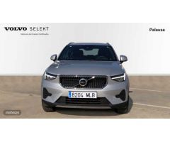 Volvo XC40 1.5 T2 CORE AUTO 5P de 2023 con 32.674 Km por 32.995 EUR. en Valladolid