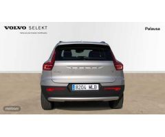 Volvo XC40 1.5 T2 CORE AUTO 5P de 2023 con 32.674 Km por 32.995 EUR. en Valladolid