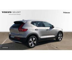 Volvo XC40 1.5 T2 CORE AUTO 5P de 2023 con 32.674 Km por 32.995 EUR. en Valladolid