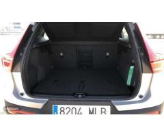 Volvo XC40 1.5 T2 CORE AUTO 5P de 2023 con 32.674 Km por 32.995 EUR. en Valladolid