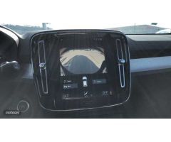 Volvo XC40 1.5 T2 CORE AUTO 5P de 2023 con 32.674 Km por 32.995 EUR. en Valladolid