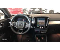 Volvo XC40 Core, B3 Mild Hybrid, Gasolina de 2024 con 1 Km por 33.995 EUR. en Valladolid