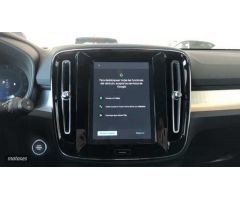 Volvo XC40 Core, B3 Mild Hybrid, Gasolina de 2024 con 1 Km por 33.995 EUR. en Valladolid