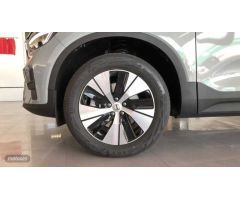 Volvo XC40 Core, B3 Mild Hybrid, Gasolina de 2024 con 1 Km por 33.995 EUR. en Valladolid