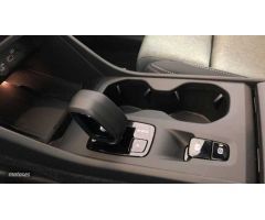 Volvo XC40 Core, B3 Mild Hybrid, Gasolina de 2024 con 1 Km por 33.995 EUR. en Valladolid