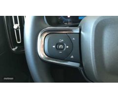 Volvo XC40 Core, B3 Mild Hybrid, Gasolina de 2024 con 1 Km por 33.995 EUR. en Valladolid