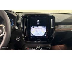 Volvo XC40 Plus, B4 Mild Hybrid, Gasolina, Dark de 2024 con 6.000 Km por 42.900 EUR. en Burgos