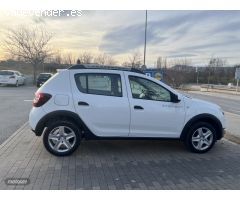 Dacia Sandero Stepway Expression TCe 67kW (90CV) de 2015 con 137.700 Km por 9.000 EUR. en Barcelona