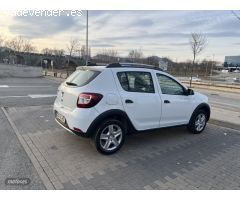 Dacia Sandero Stepway Expression TCe 67kW (90CV) de 2015 con 137.700 Km por 9.000 EUR. en Barcelona