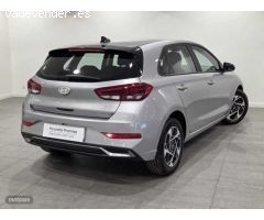 Hyundai i30 1.0 TGDI Klass 48V 100 de 2024 con 15 Km por 24.000 EUR. en Barcelona