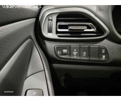 Hyundai i30 1.0 TGDI Klass 48V 100 de 2024 con 12 Km por 24.000 EUR. en Barcelona