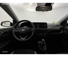 Hyundai i10 1.0 MPI Klass de 2023 con 10.100 Km por 14.900 EUR. en Barcelona