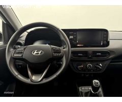 Hyundai i10 1.0 MPI Klass de 2023 con 10.100 Km por 14.900 EUR. en Barcelona
