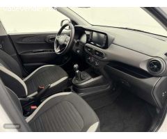 Hyundai i10 1.0 MPI Klass de 2023 con 10.100 Km por 14.900 EUR. en Barcelona