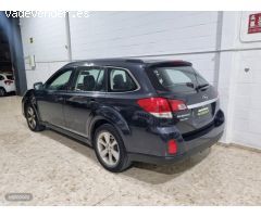 Subaru Outback Executive 4x4 automatico de 2015 con 195.000 Km por 12.000 EUR. en Sevilla