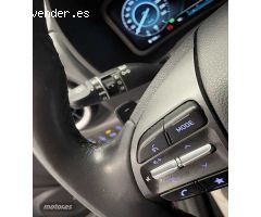 Hyundai Kona 1.6 GDI HEV Style Sky DCT de 2021 con 66.607 Km por 21.900 EUR. en Madrid