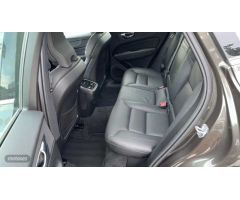 Volvo XC 60 2.0 B4 D MOMENTUM AUTO 4WD 197 5P de 2020 con 52.763 Km por 35.500 EUR. en Madrid