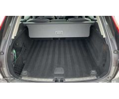 Volvo XC 60 2.0 B4 D MOMENTUM AUTO 4WD 197 5P de 2020 con 52.763 Km por 35.500 EUR. en Madrid