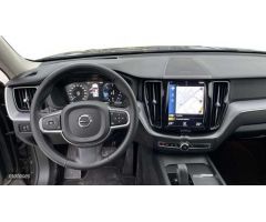 Volvo XC 60 2.0 B4 D MOMENTUM AUTO 4WD 197 5P de 2020 con 52.763 Km por 35.500 EUR. en Madrid