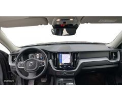 Volvo XC 60 2.0 B4 D MOMENTUM AUTO 4WD 197 5P de 2020 con 52.763 Km por 35.500 EUR. en Madrid