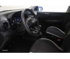 Hyundai i10 1.0 MPI Klass de 2024 con 9.332 Km por 14.900 EUR. en Valencia