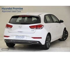 Hyundai i30 1.5 DPI Klass SLX 110 de 2024 con 5.221 Km por 19.600 EUR. en Alicante