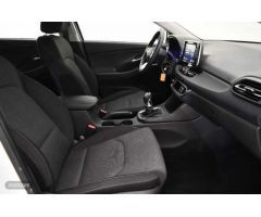 Hyundai i30 1.5 DPI Klass SLX 110 de 2024 con 5.221 Km por 19.600 EUR. en Alicante