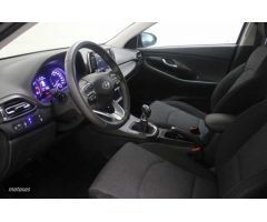Hyundai i30 1.5 DPI Klass SLX 110 de 2024 con 12.091 Km por 19.600 EUR. en Alicante