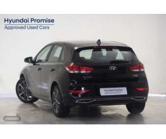 Hyundai i30 1.5 DPI Klass SLX 110 de 2024 con 10.950 Km por 19.600 EUR. en Alicante